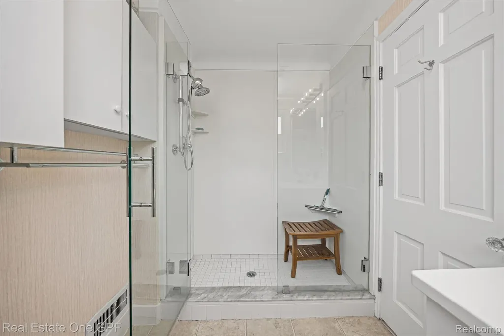 16904 Saint Paul Street Grosse Pointe City MI 48230