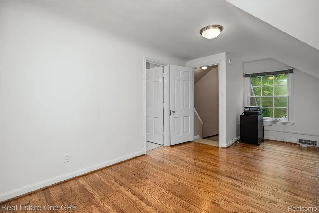 16904 Saint Paul Street Grosse Pointe City MI 48230