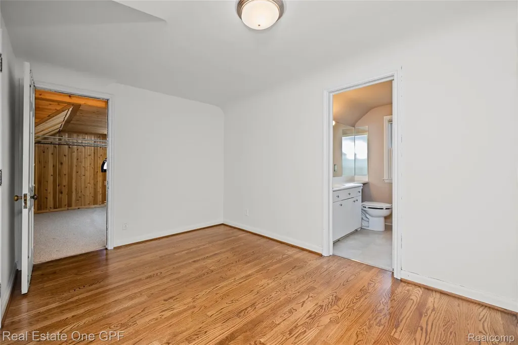16904 Saint Paul Street Grosse Pointe City MI 48230