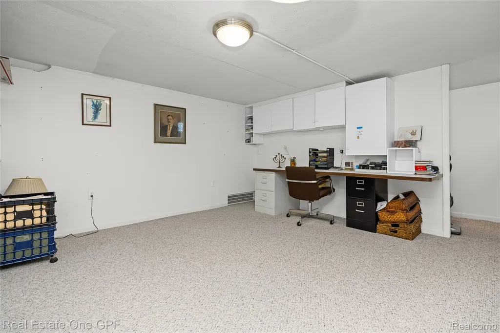 16904 Saint Paul Street Grosse Pointe City MI 48230