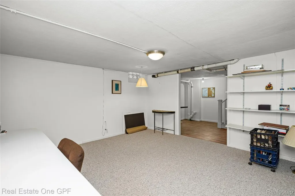 16904 Saint Paul Street Grosse Pointe City MI 48230