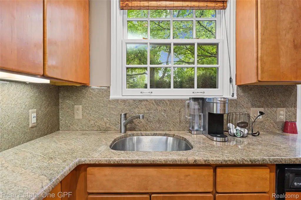 16904 Saint Paul Street Grosse Pointe City MI 48230