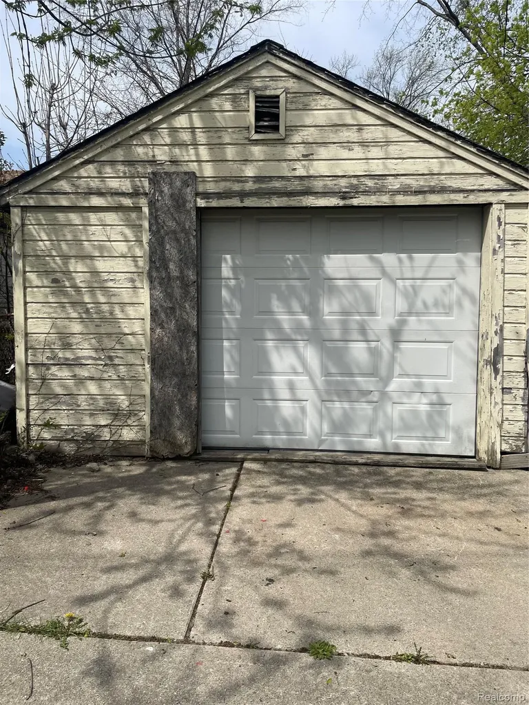 15494 Cedargrove Street Detroit City MI 48205