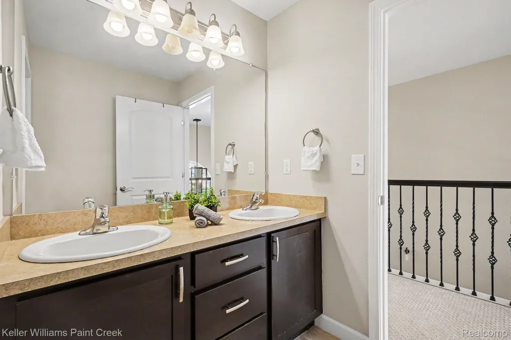 4846 E Stonegate Circle Orion Charter Township MI 48359