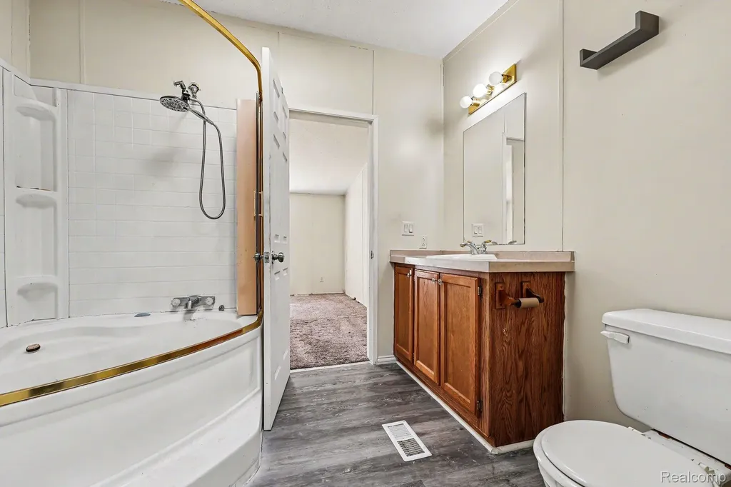29656 Jamestown Drive Chesterfield Township MI 48051