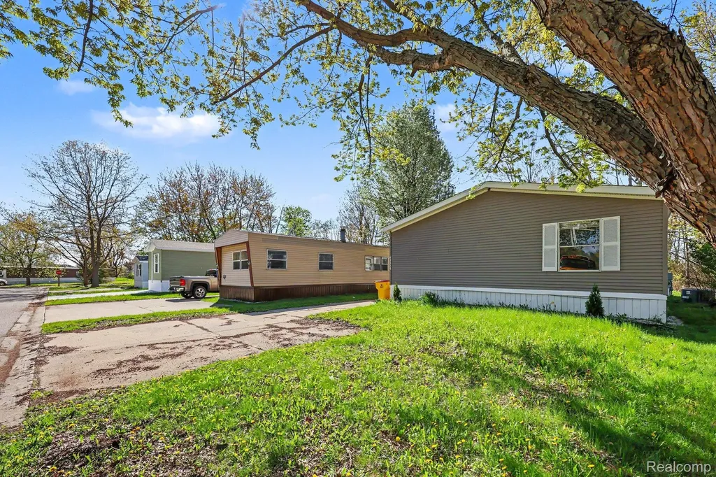 29656 Jamestown Drive Chesterfield Township MI 48051