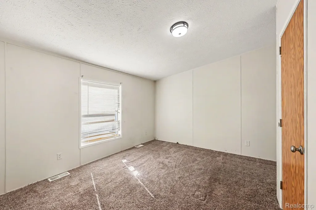 29656 Jamestown Drive Chesterfield Township MI 48051