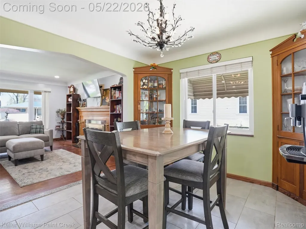 18048 Elizabeth Street Roseville City MI 48066