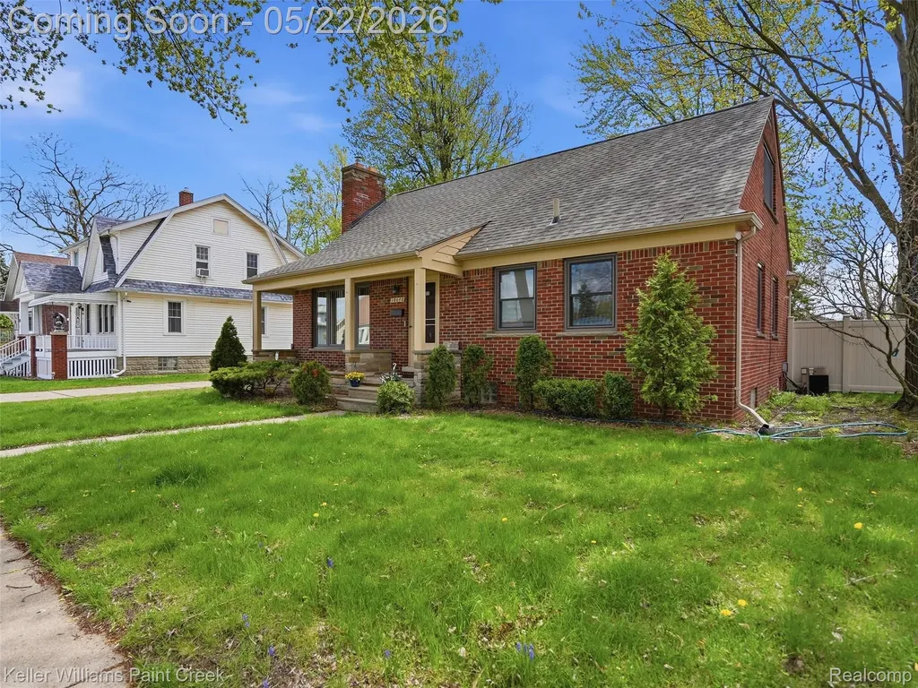 18048 Elizabeth Street Roseville City MI 48066