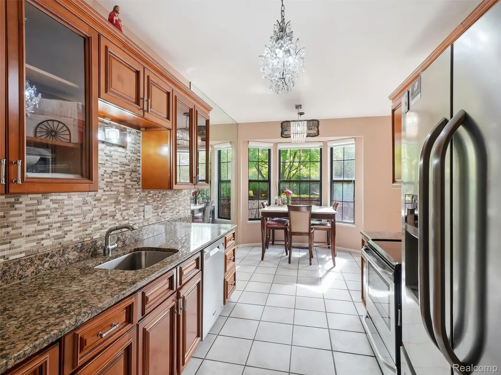 7342 Meadowridge Drive West Bloomfield Charter Township MI 48322