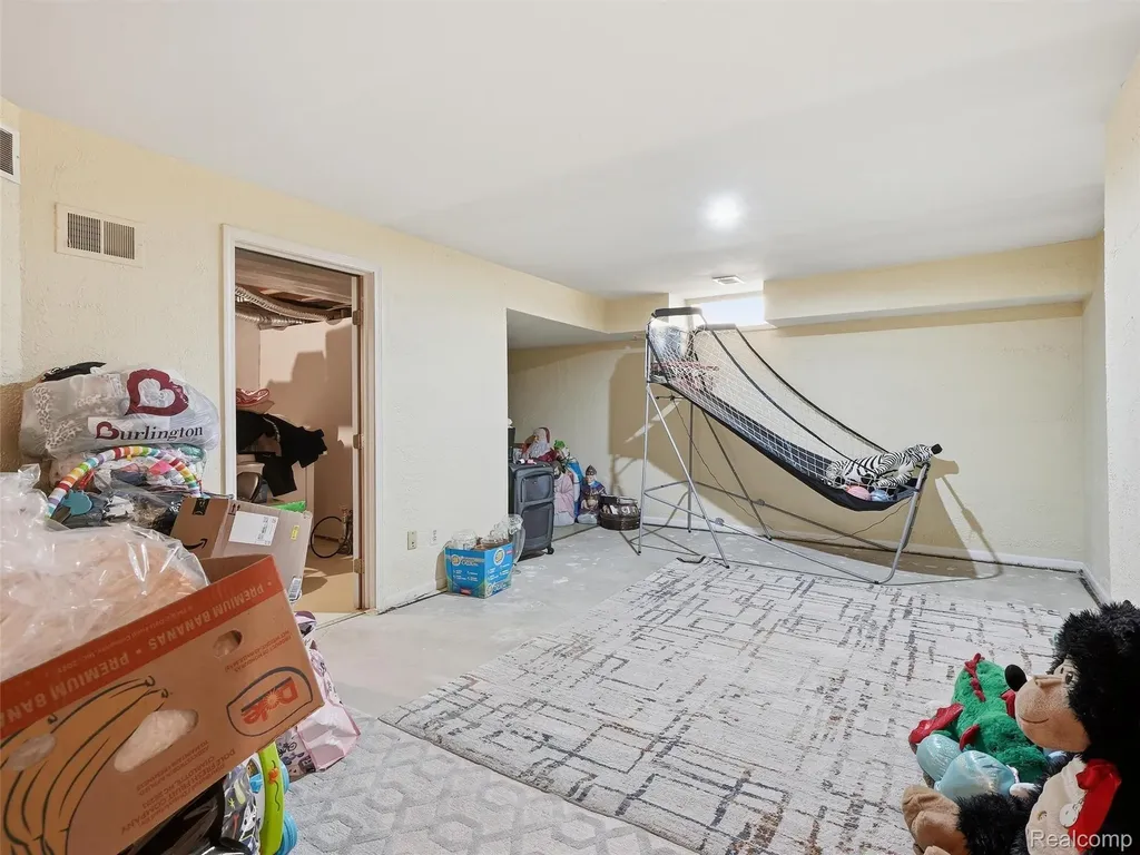 7342 Meadowridge Drive West Bloomfield Charter Township MI 48322