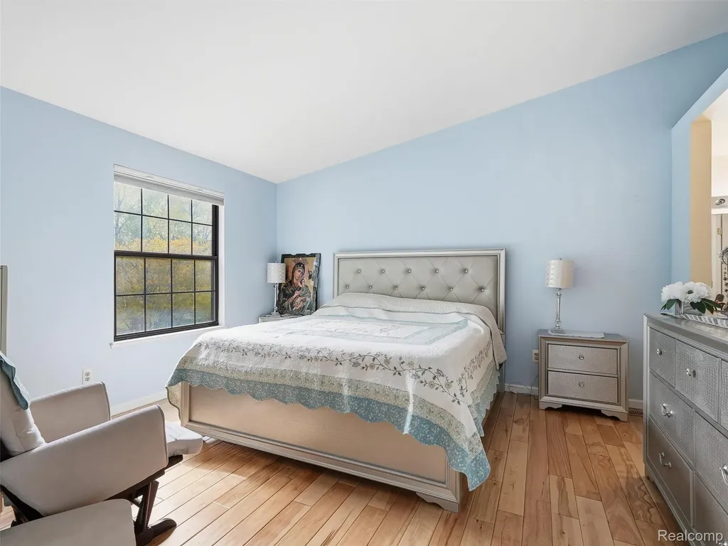 7342 Meadowridge Drive West Bloomfield Charter Township MI 48322