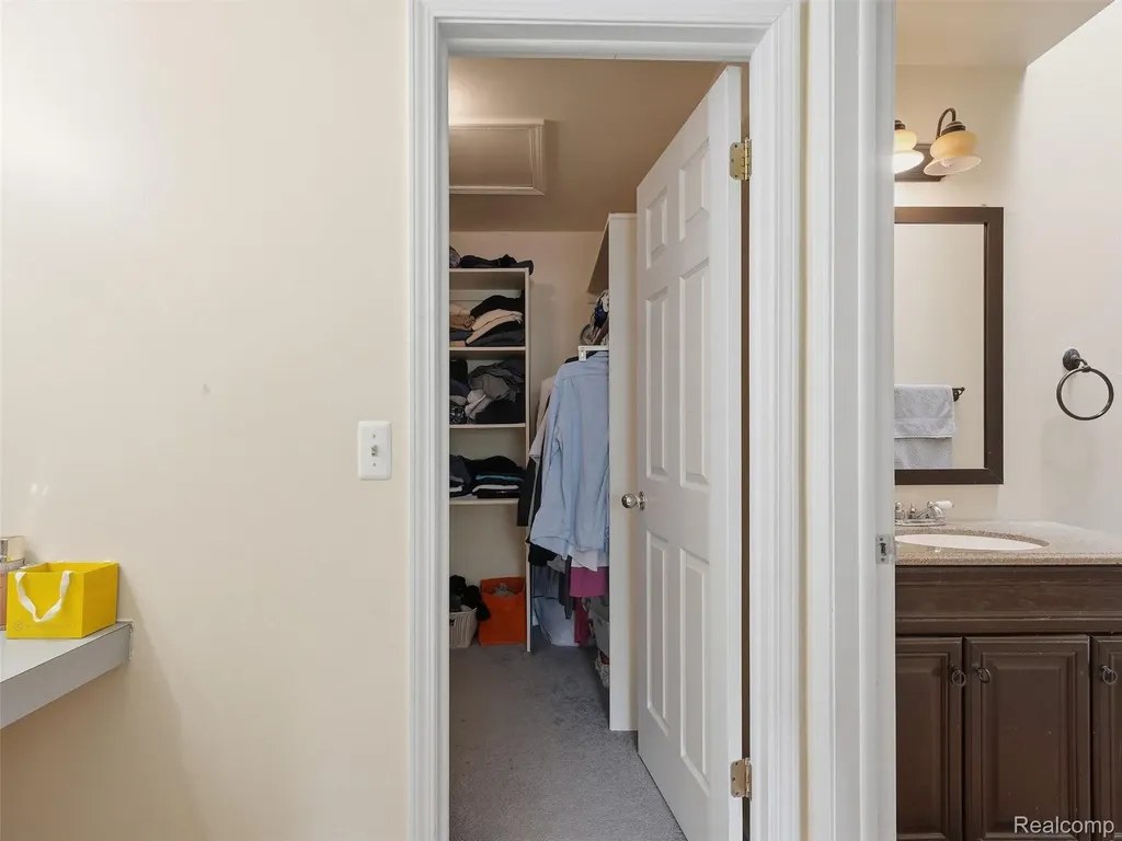 7342 Meadowridge Drive West Bloomfield Charter Township MI 48322