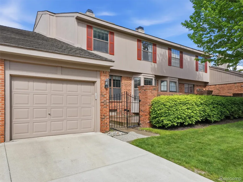 7342 Meadowridge Drive West Bloomfield Charter Township MI 48322