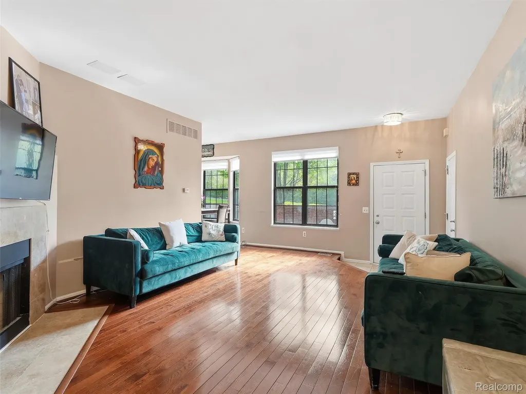 7342 Meadowridge Drive West Bloomfield Charter Township MI 48322