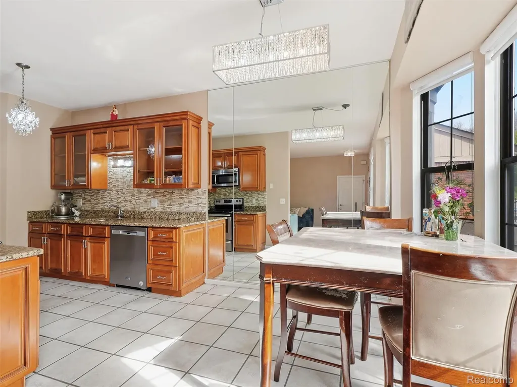 7342 Meadowridge Drive West Bloomfield Charter Township MI 48322