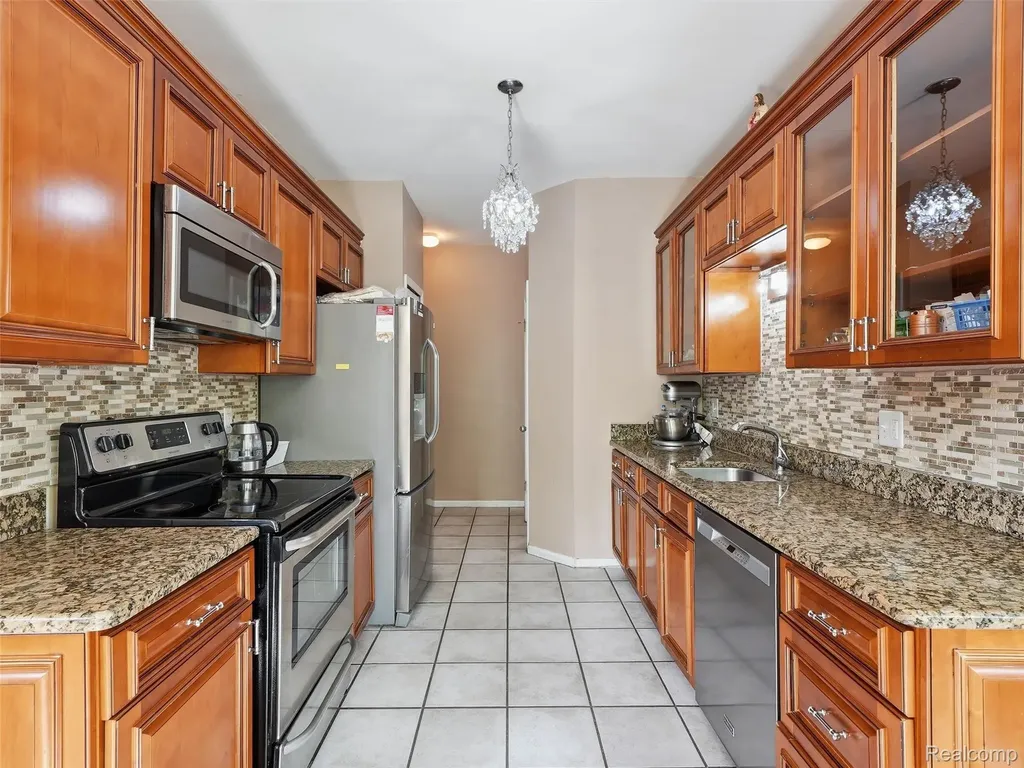 7342 Meadowridge Drive West Bloomfield Charter Township MI 48322