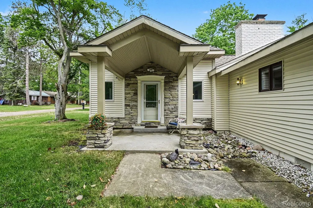 4134 N Weasel Trail Alcona Township MI 48742