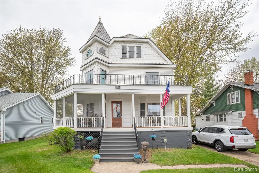 1749 Saint Clair River Drive Algonac City MI 48001