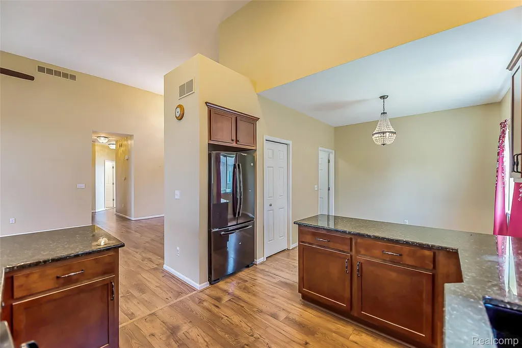 20605 Golf Ridge Circle Livonia City MI 48152