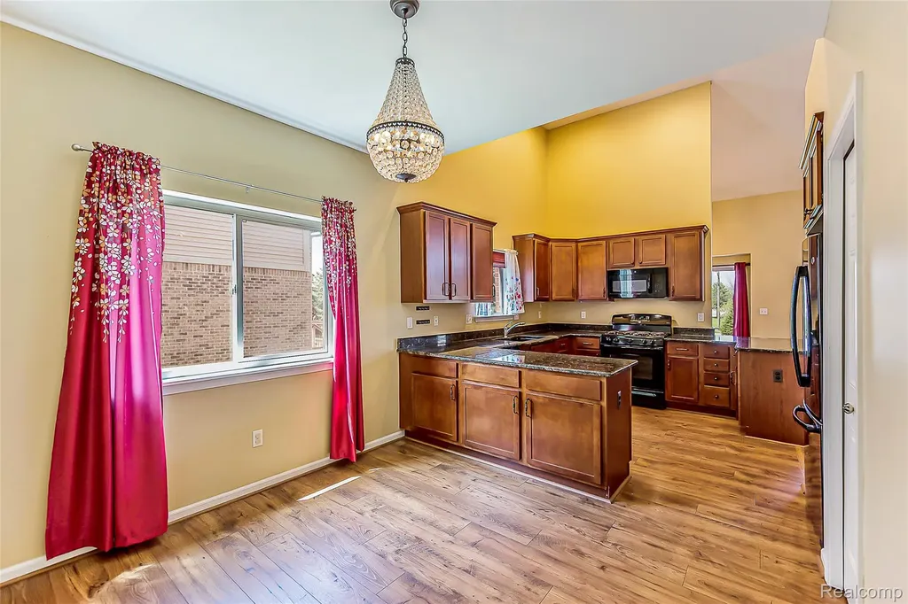 20605 Golf Ridge Circle Livonia City MI 48152