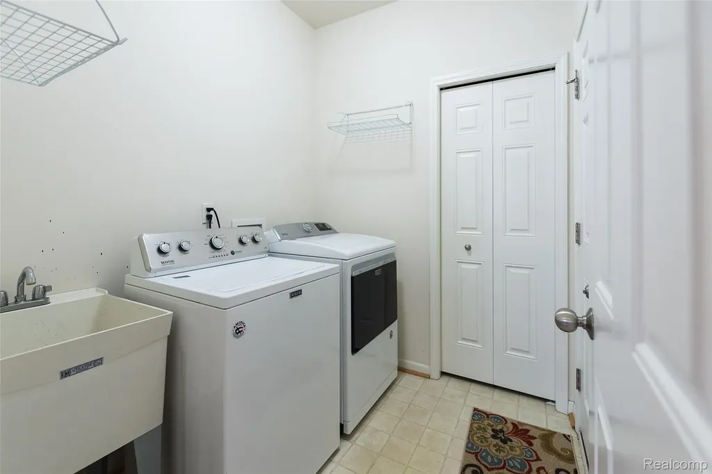 20605 Golf Ridge Circle Livonia City MI 48152