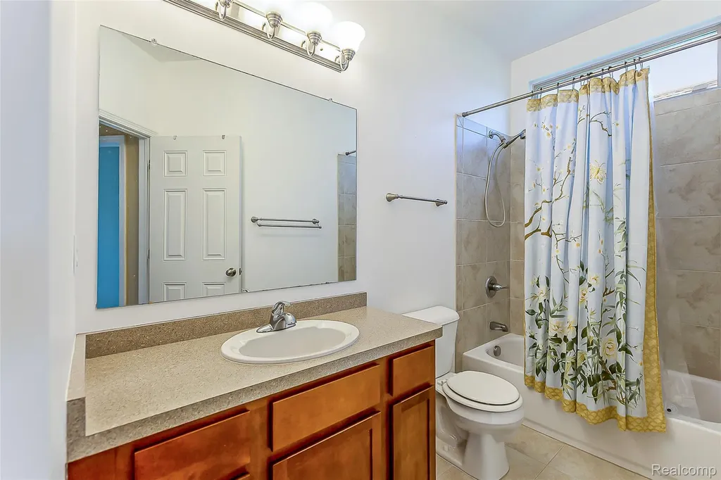 20605 Golf Ridge Circle Livonia City MI 48152