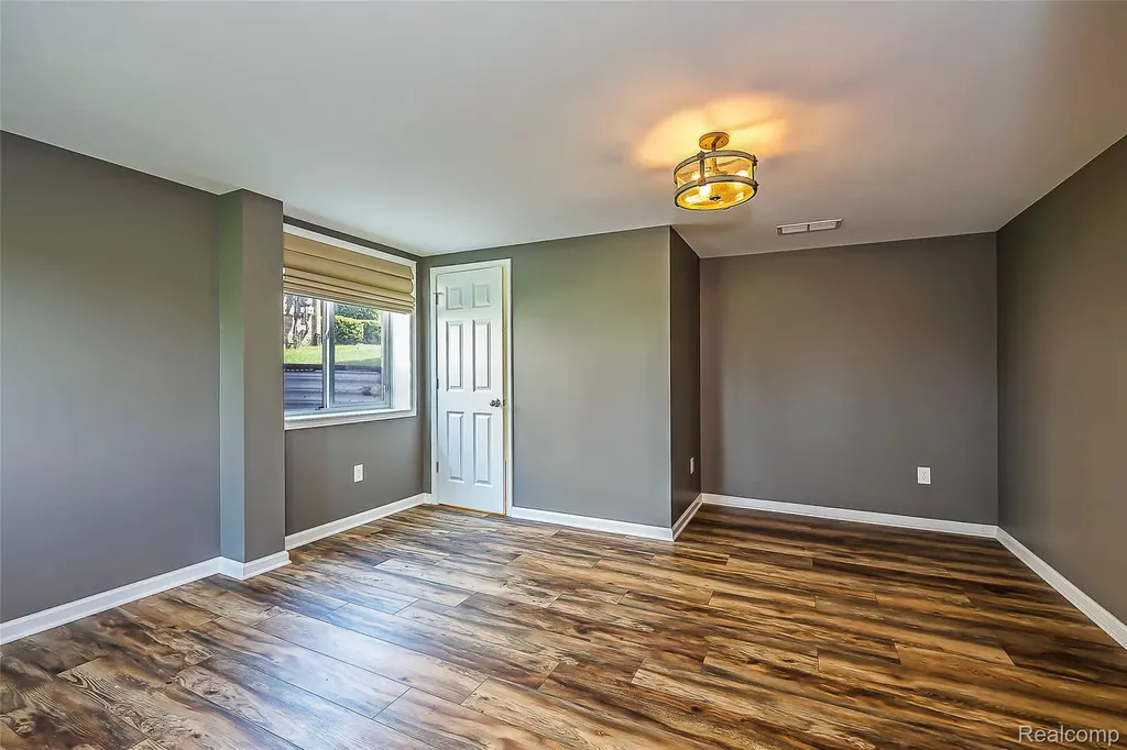 20605 Golf Ridge Circle Livonia City MI 48152