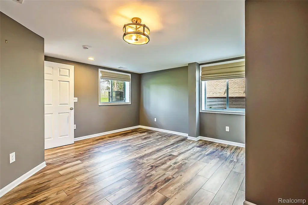 20605 Golf Ridge Circle Livonia City MI 48152