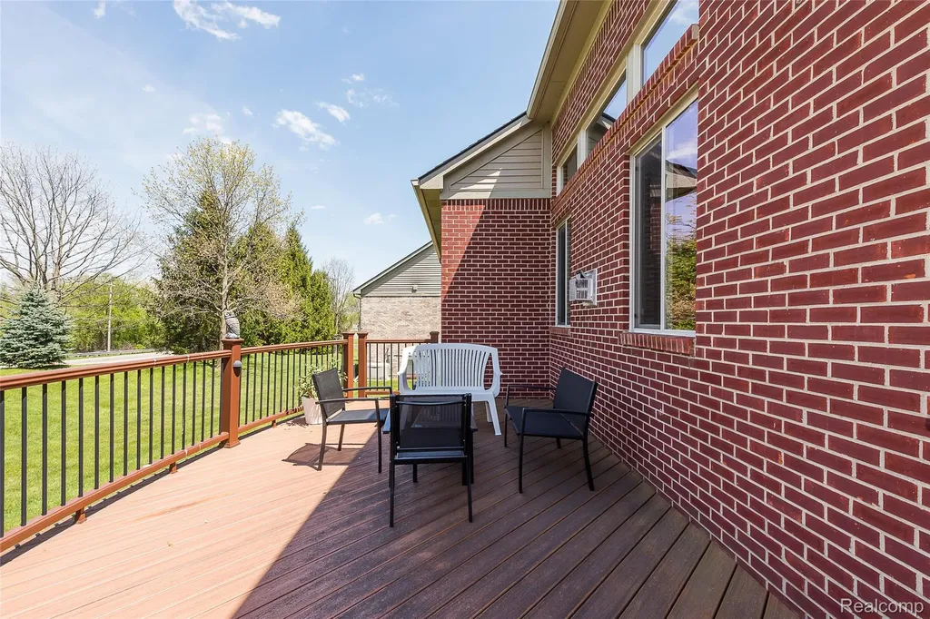 20605 Golf Ridge Circle Livonia City MI 48152