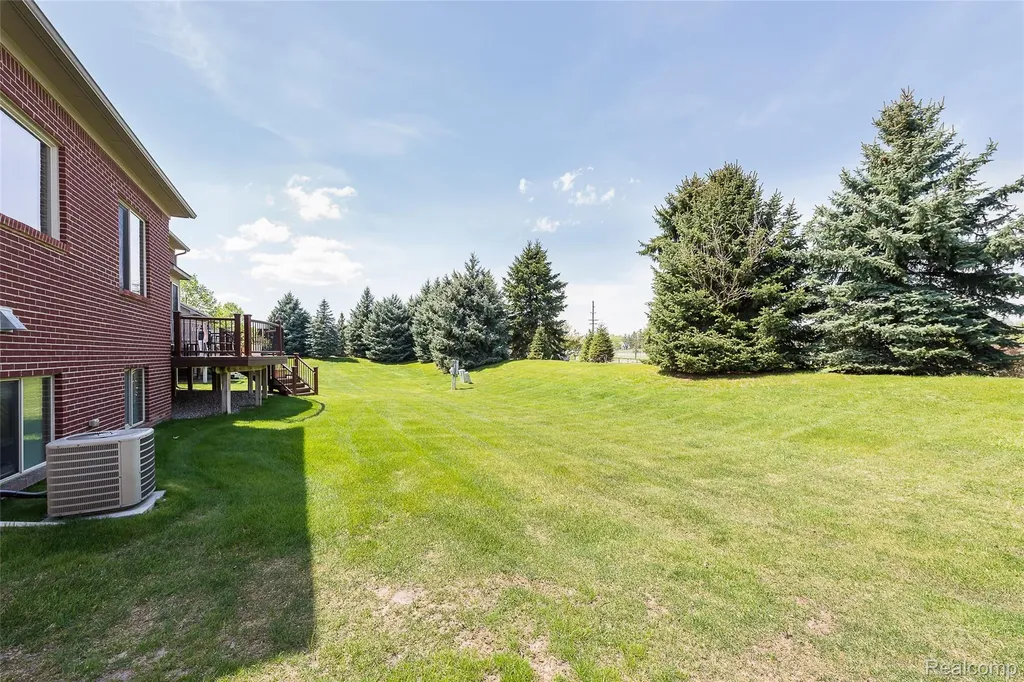 20605 Golf Ridge Circle Livonia City MI 48152