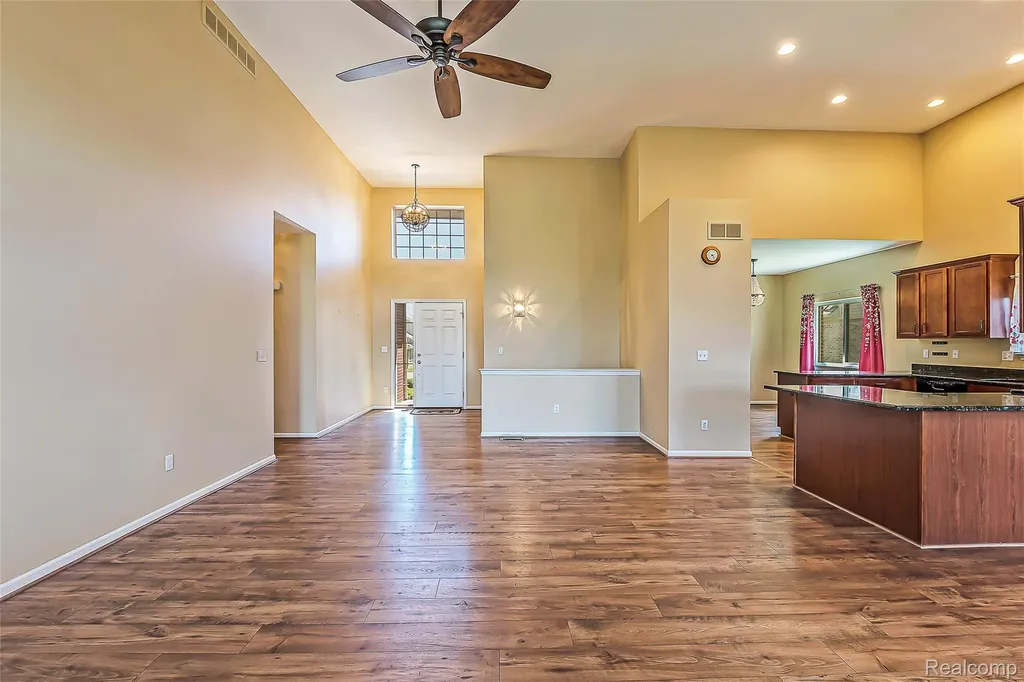 20605 Golf Ridge Circle Livonia City MI 48152