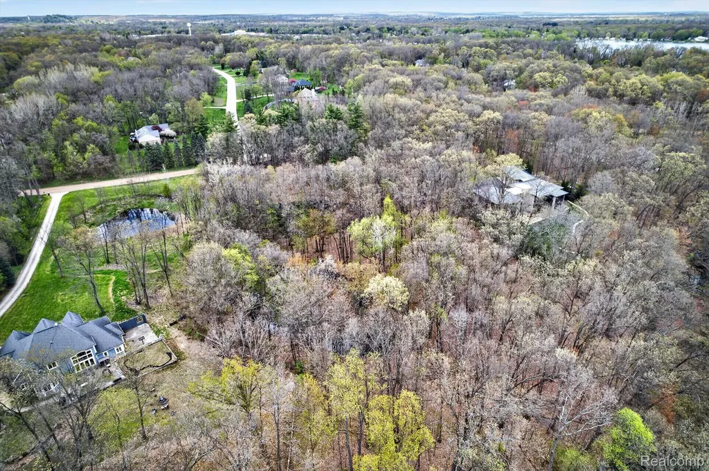 6944 Cooley Lake Road White Lake Charter Township MI 48383