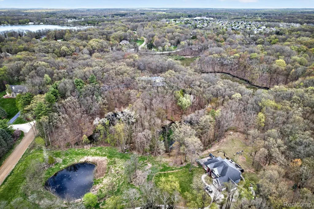 6944 Cooley Lake Road White Lake Charter Township MI 48383