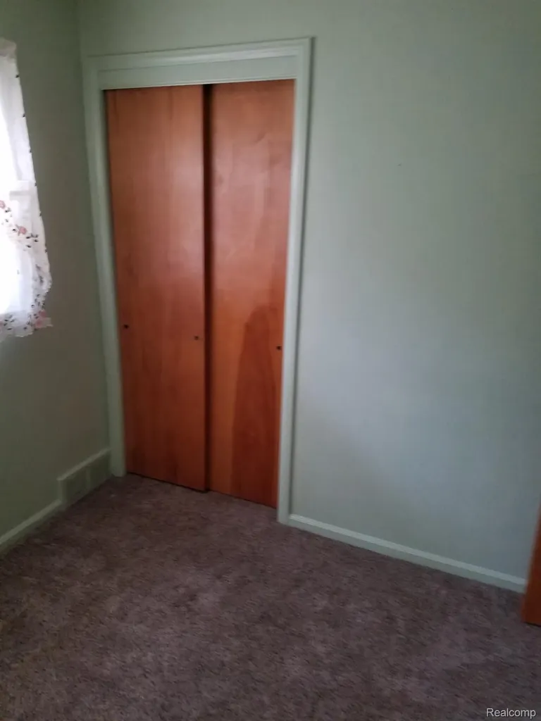 12835 W Parkway Street Detroit City MI 48223