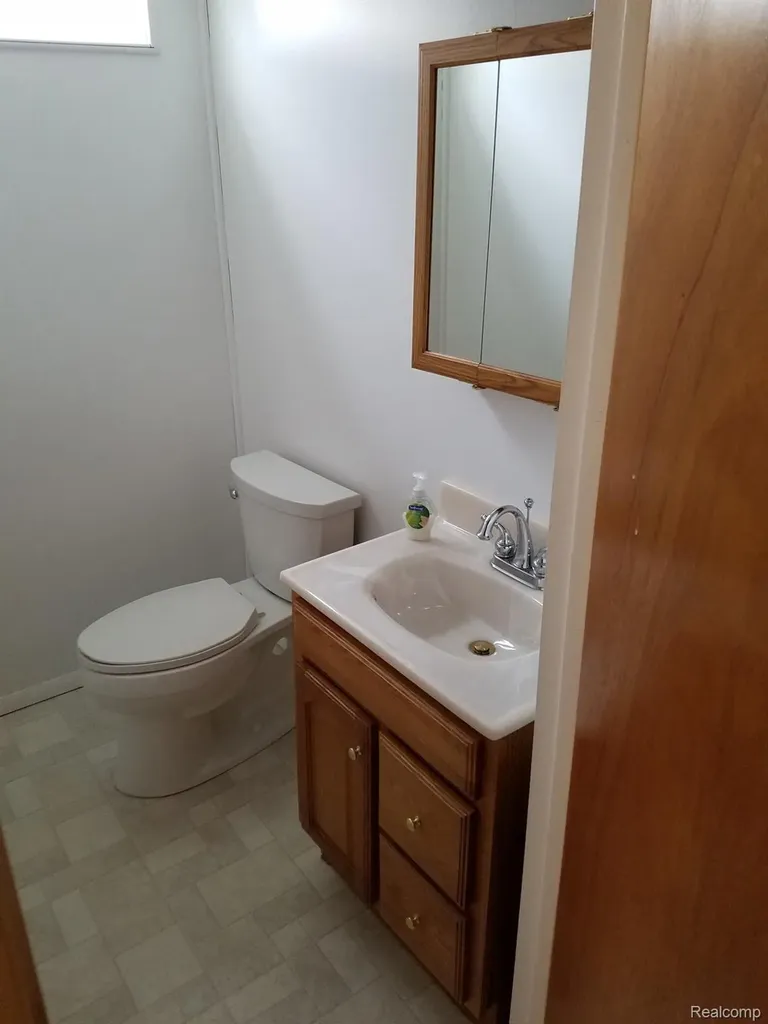 12835 W Parkway Street Detroit City MI 48223