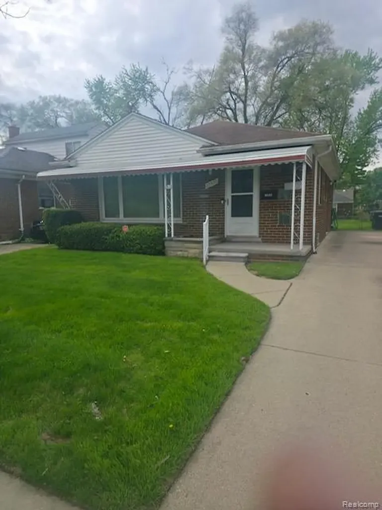 12835 W Parkway Street Detroit City MI 48223