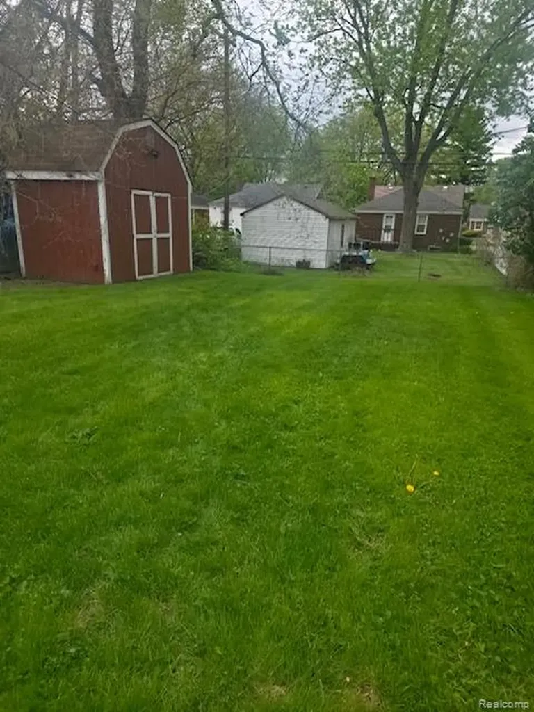 12835 W Parkway Street Detroit City MI 48223
