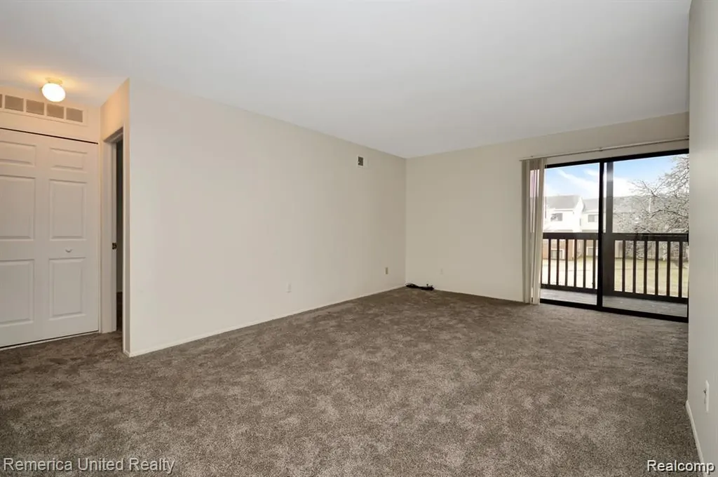 30074 W 12 Mile Road Farmington Hills City MI 48334