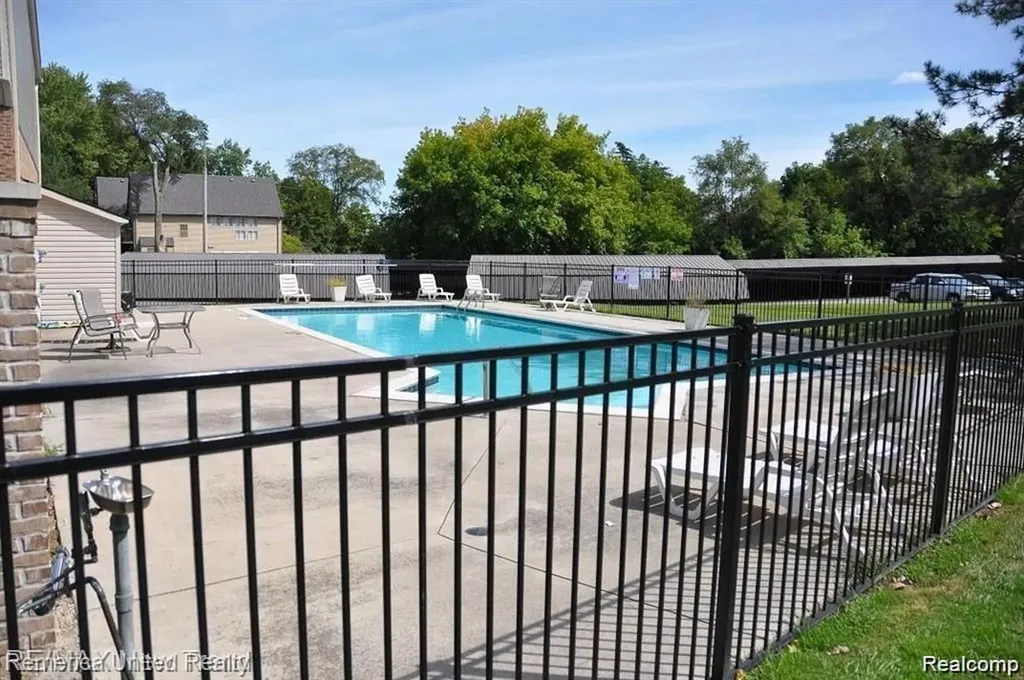 30074 W 12 Mile Road Farmington Hills City MI 48334