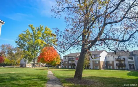 30074 W 12 Mile Road Farmington Hills City MI 48334