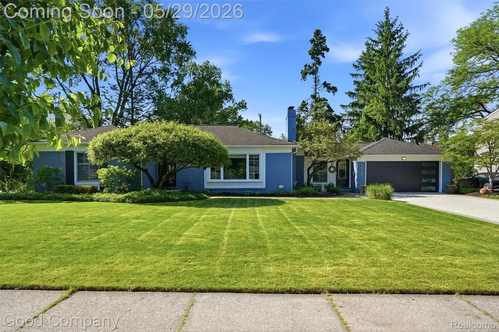 18187 Birwood Avenue Beverly Hills Village MI 48025