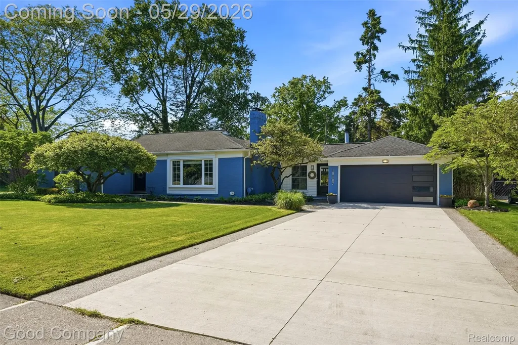 18187 Birwood Avenue Beverly Hills Village MI 48025