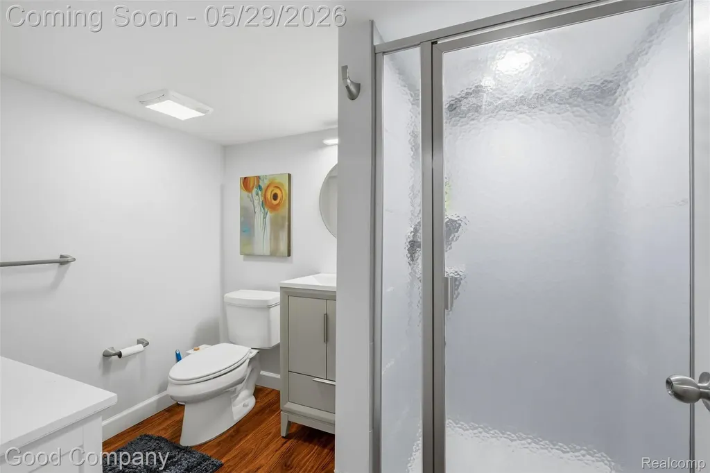 18187 Birwood Avenue Beverly Hills Village MI 48025