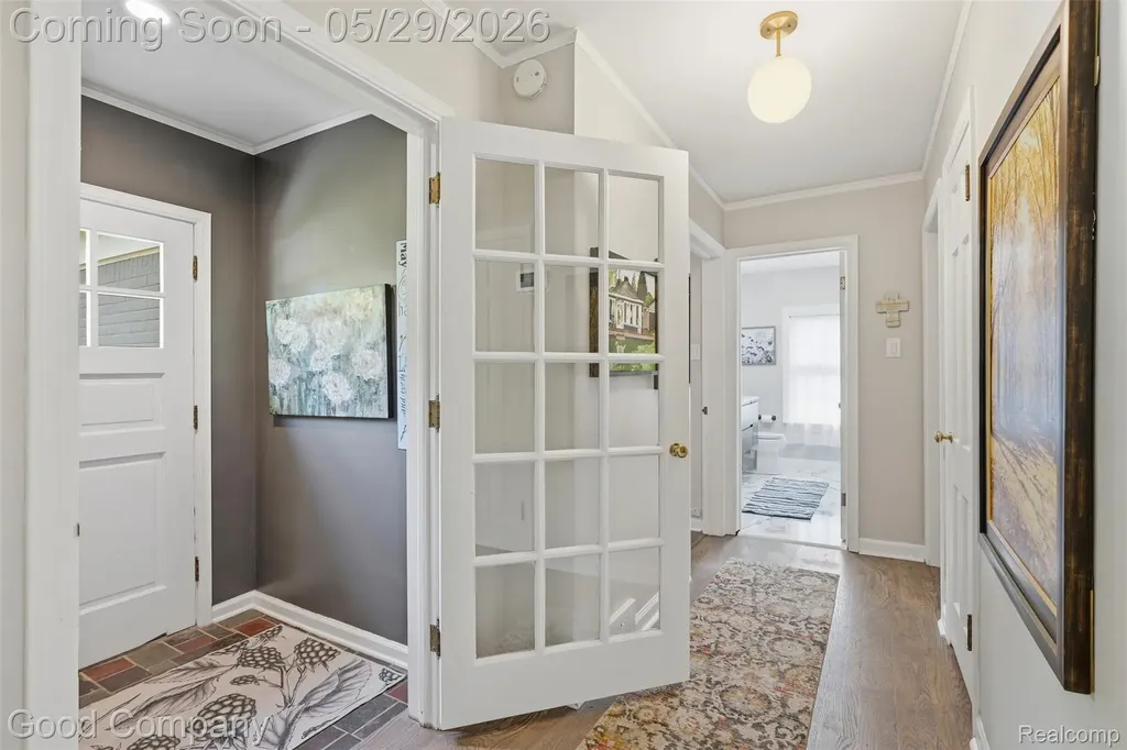 18187 Birwood Avenue Beverly Hills Village MI 48025