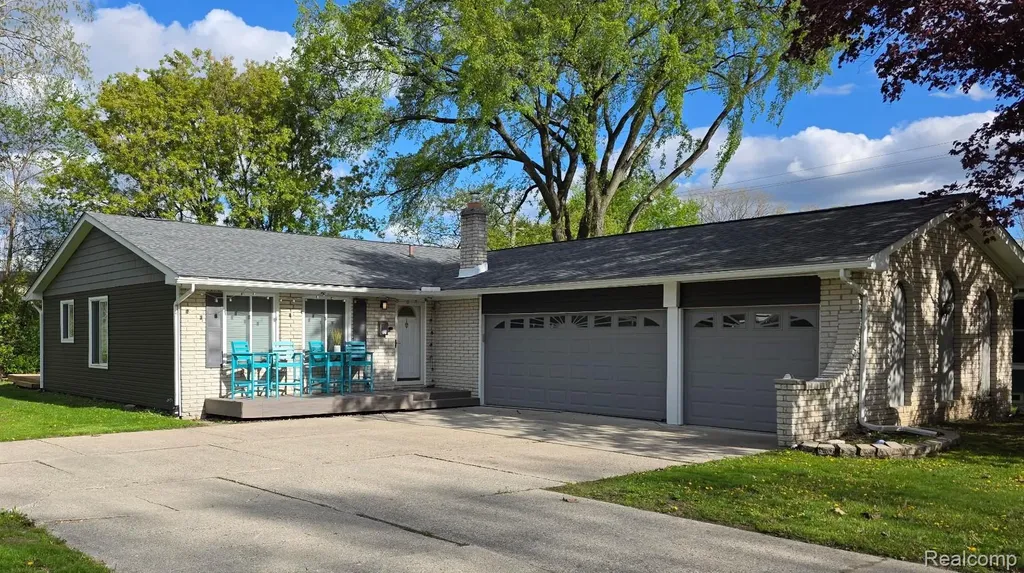 27860 Park Court Madison Heights City MI 48071