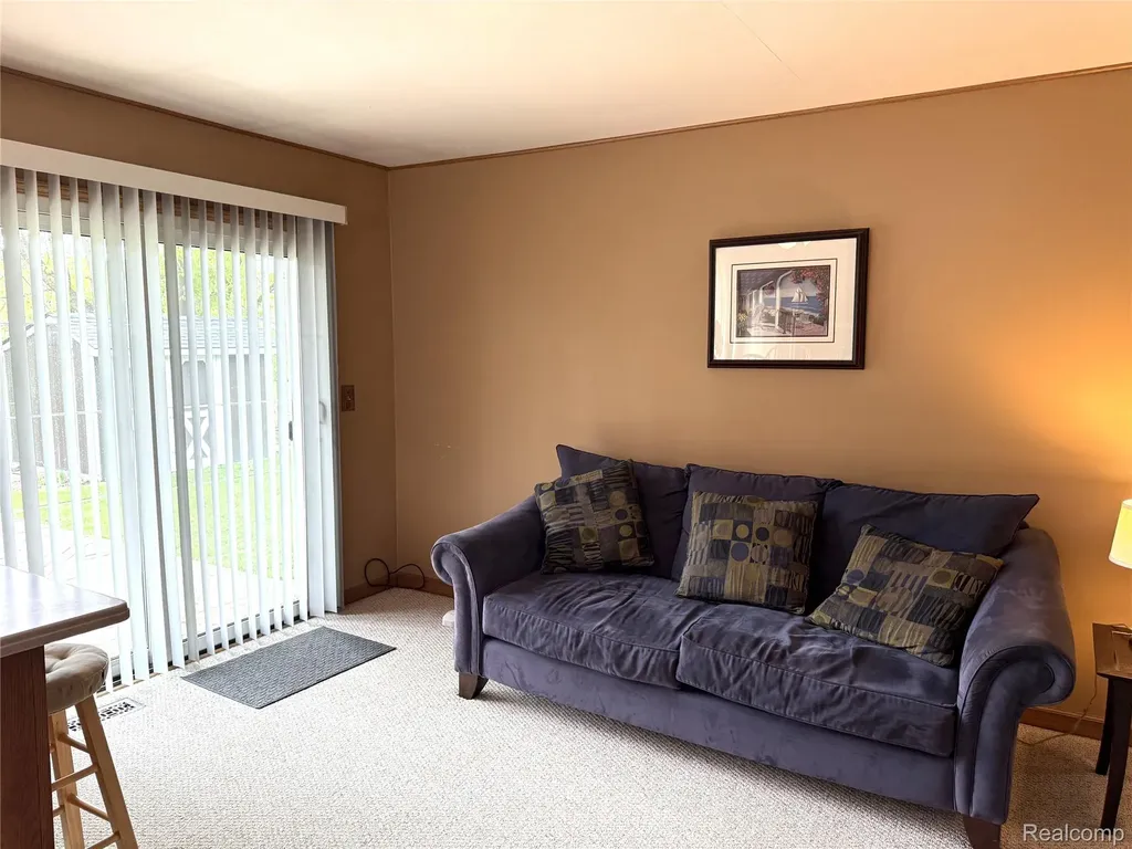 27860 Park Court Madison Heights City MI 48071