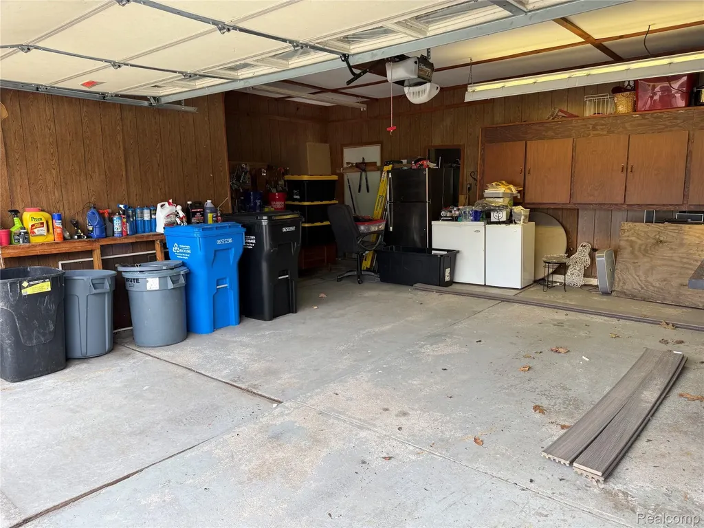 27860 Park Court Madison Heights City MI 48071