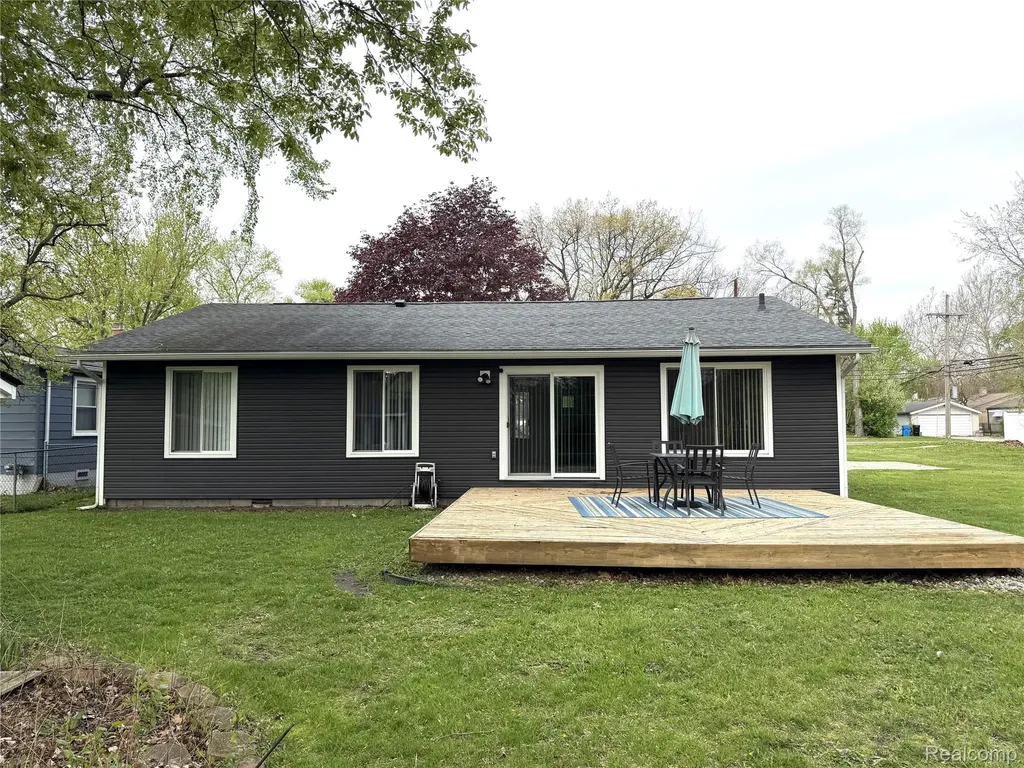 27860 Park Court Madison Heights City MI 48071