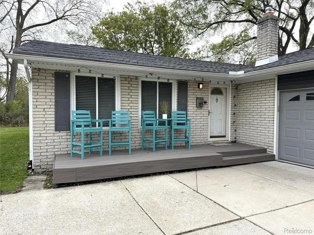 27860 Park Court Madison Heights City MI 48071